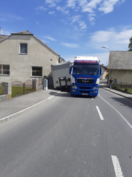 LKW-Bergung in Kilb