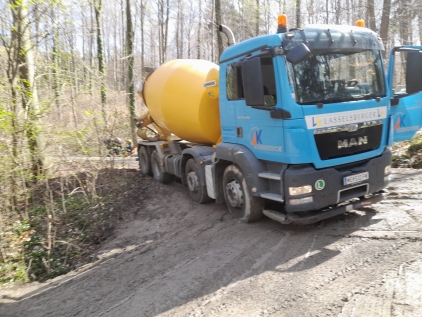 LKW-Bergung beim Hochbehäter